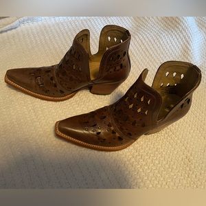 Ariat Dixon Studded Size 9B Ash Brown